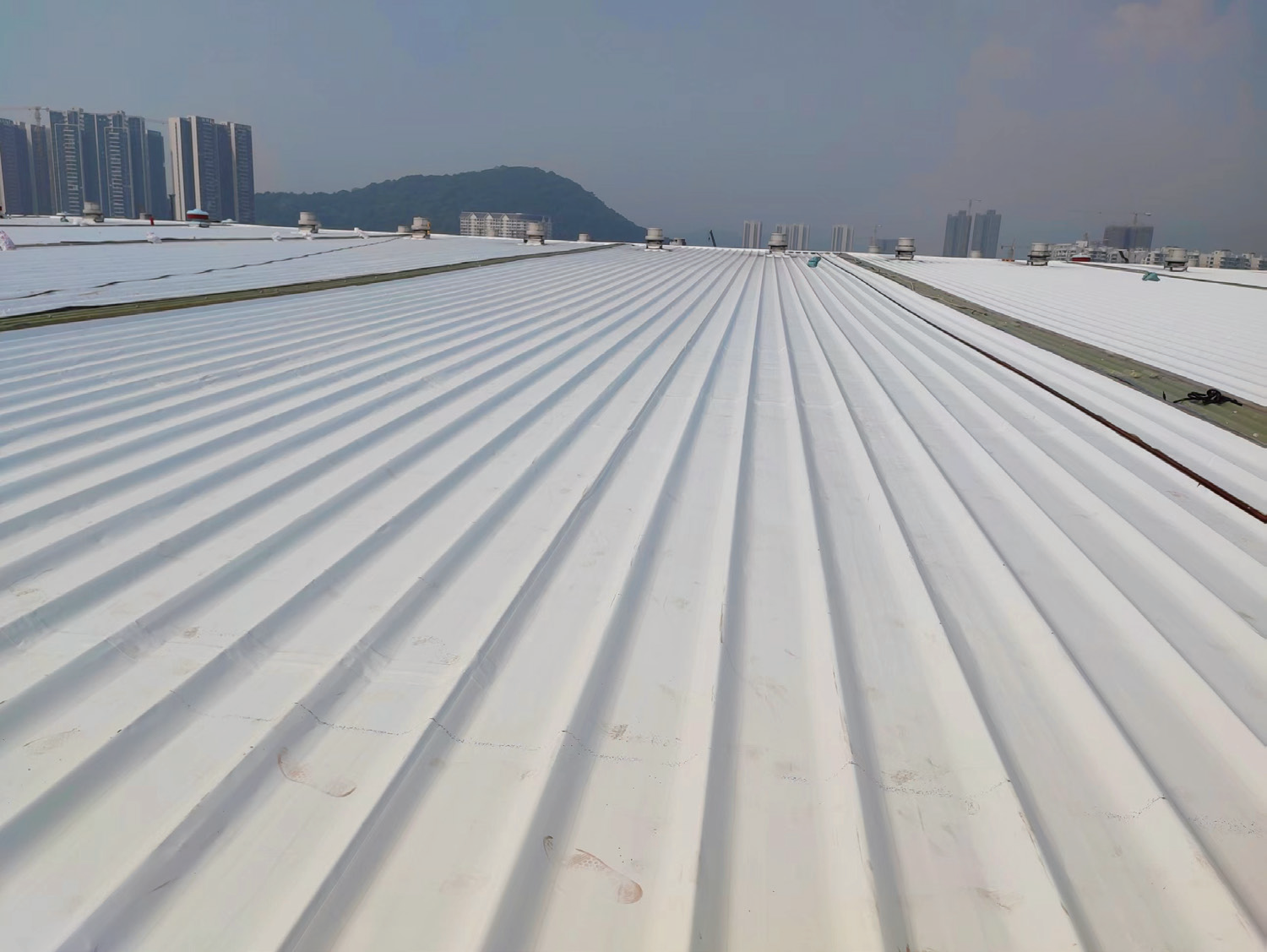 Latest company case about The waterproof renovation of the 7600㎡ factory building uses Haobang TPO self-adhesive waterproof membrane