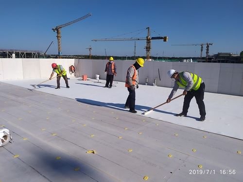 Latest company news about How is the L-shaped backing of TPO waterproof membrane constructed?
