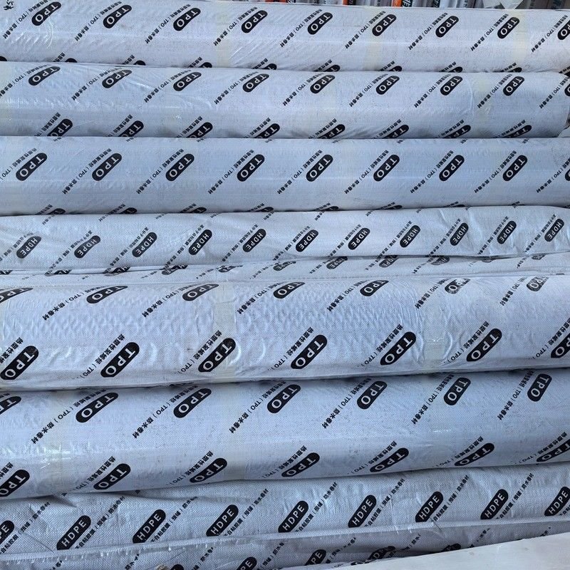 Waterproof Single Ply Tpo Roof / White Thermoplastic Membrane Applied To Single Layer Steel Roof